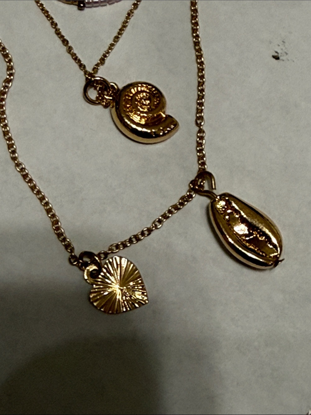 Gold Plated Layered Seashells and Heart Pendant Necklace Set from Anthropologie🔥 - Picture 11 of 16
